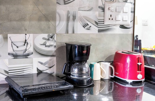 Taj Ganj Apartment | The Cozy Comfort Near Taj 3BR By Homeyhuts
