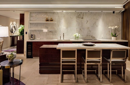 Broadbeach Hotel | The Darling at The Star Gold Coast