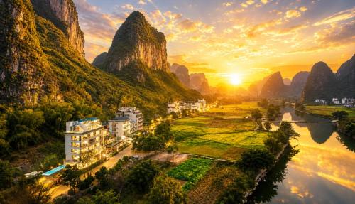 Yangshuo Bed & Breakfast | The Dragons Rest Sanctuary-Yulong River Branch - Infinity Pool & Cafe - English Speaking Service - Free MTB Rental & Tailor-Made Tour Service
