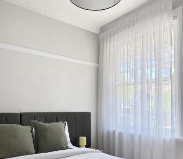 North Sydney House | The Edward Grand Haven 100m3 Three bedroom