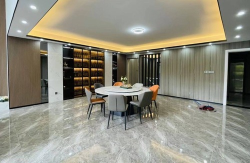 Futian CBD Apartment | The environment next to the park is beautiful