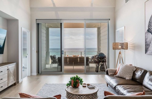 Moana Apartment | The Esplanade - Luxuriously Styled New 3 Bed Apt