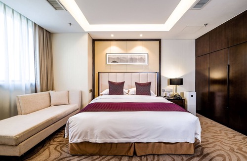 Kuiwen District Hotel | The Farrington Hotel - Building B