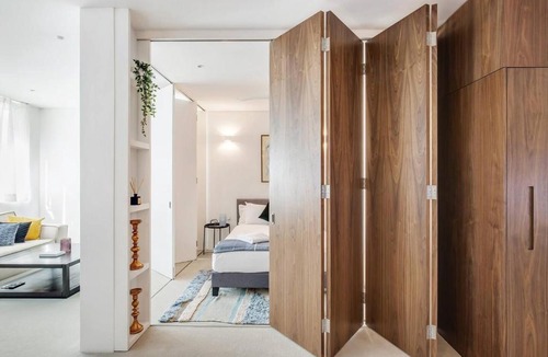 Alexandria Apartment | 'The Fern' New York Warehouse-Style Retreat