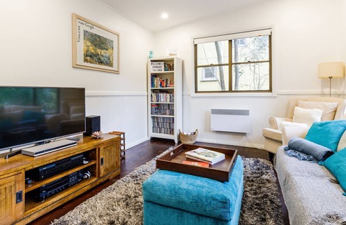 Dangar Island House | The Ferry Master's Cottage. A lovely cottage set on a beautiful island!