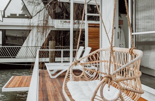 White Sands Boat Rental | The Floathouse - Floating tiny home on the Murray