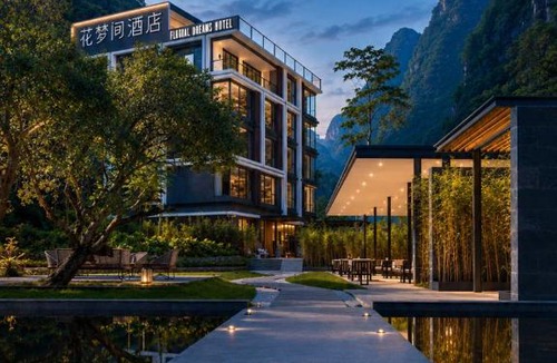Yangshuo Hotel | The Floral Dreamscape Retreat -Yulong Romance Park Branch-Tickets Reservation & Day Tour Arrangement & Breakfast