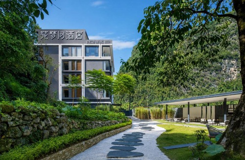 Yangshuo Hotel | The Floral Dreamscape Retreat -Yulong Romance Park Branch-Tickets Reservation & Day Tour Arrangement & Breakfast
