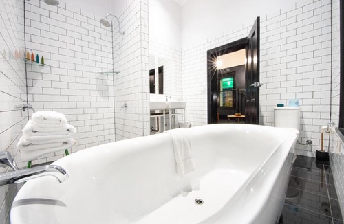 Adelaide Central Business District Hotel | The Franklin Boutique Hotel