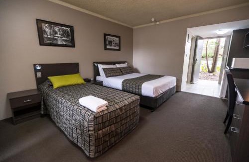West Gosford Hotel | The Galaxy Motel