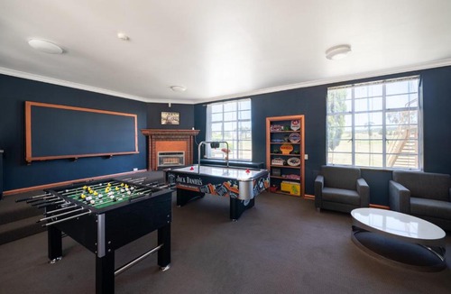 South Bathurst Hotel | The Hallows Accommodation