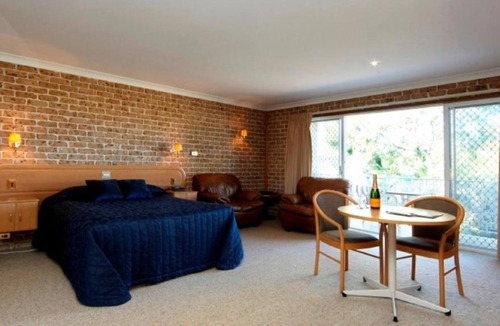Leumeah Hotel | The Hermitage Motel