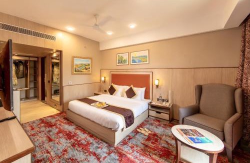 Mathura Hotel | The Lalita Grand Mathura- Vrindavan