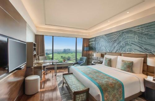 Delhi Hotel | The Leela Ambience Convention Hotel Delhi