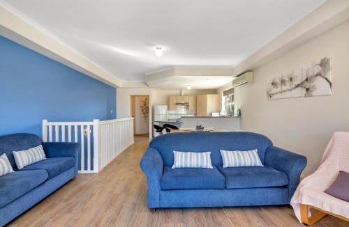 Port Willunga House | The Lighthouse - Port Willunga - C21 SouthCoast Holidays