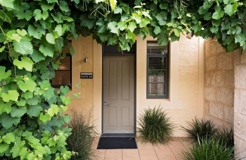 Marananga Cabin | The Louise, Beckons