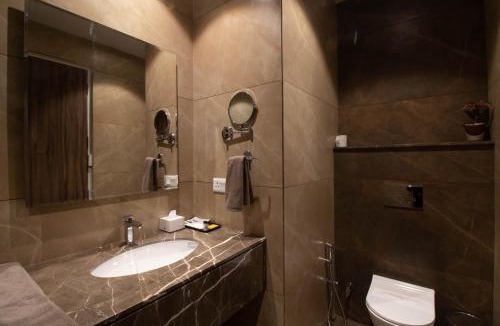 Muzaffarnagar Hotel | The Madelinne Hotel