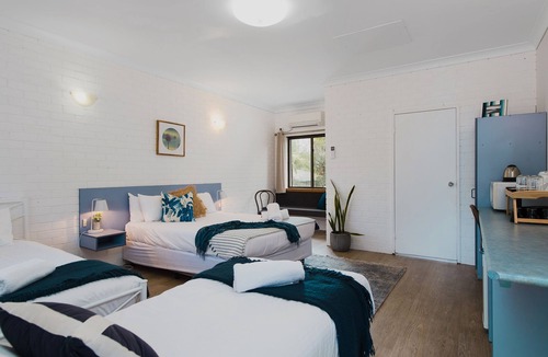 Crescent Head Hotel | The Med Motel