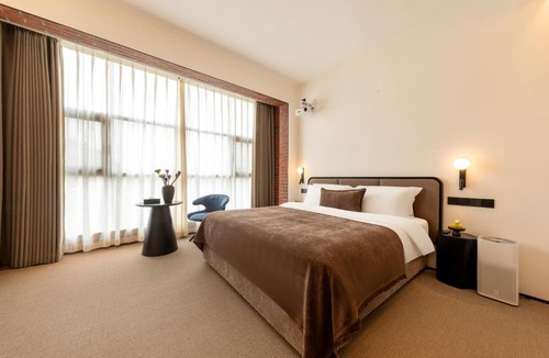 Tianhe Hotel | The Moment Hotel
