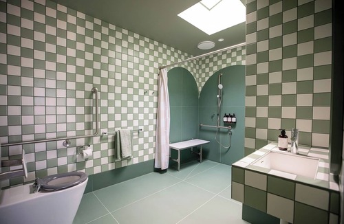 Anglesea Hotel | The Monty