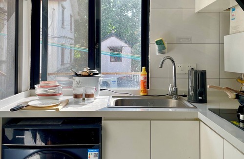 Huaihai Road Commercial Area Apartment | The most Cozy 1-bedroom apartment in downtown Shanghai