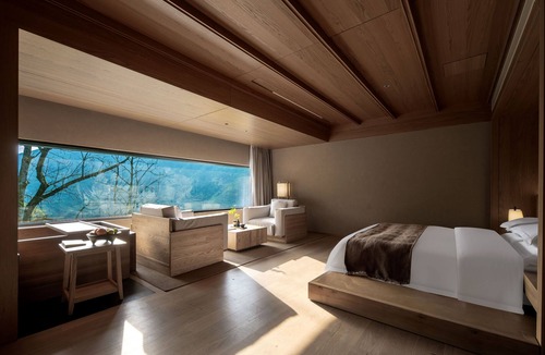 Nonghui Hotel | The Mountain Route