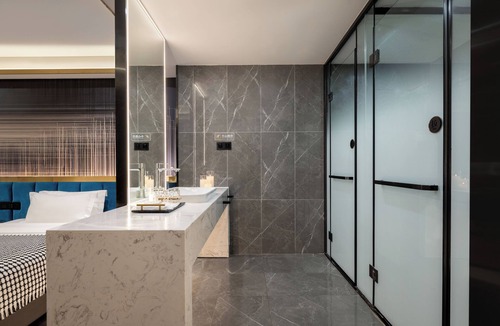 Yuzhong Hotel | The Move River View Hotel