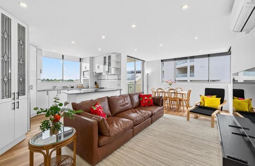 Cronulla Apartment | The Oceanfront Sanctuary Spa & Parking