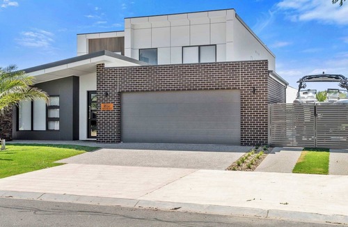Yarrawonga House | The Palms Guest House .- Winter Special