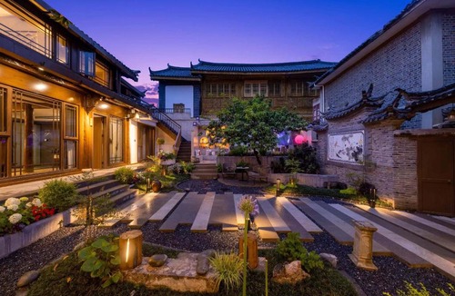 Dayan Old Town Hotel | The Panorama Designer Villa & Cafe - Chinese Naxi Style Courtyard - Complimentary Airport Pick-up for 3 Nights & Tailor-Made Tours