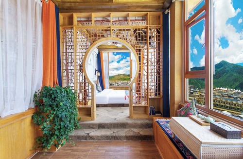 Shangri-La Bed & Breakfast | The Peak Living