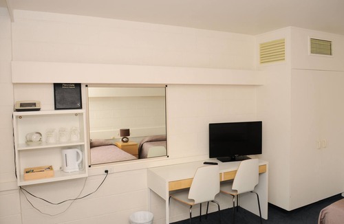 Tyabb Hotel | The Peninsula Motor Inn