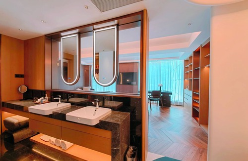 Dongcheng Hotel | The Purple Horse Hotel