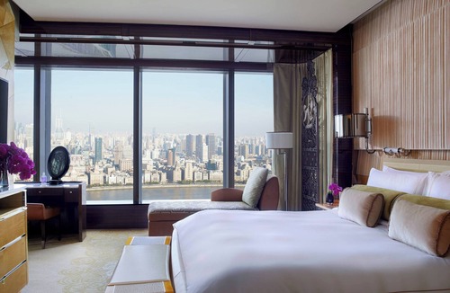 Downtown Shanghai Hotel | The Ritz-Carlton Shanghai, Pudong