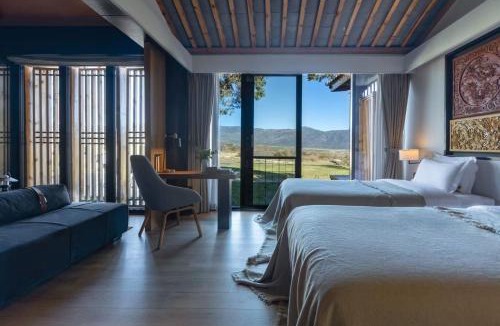 Yulong Hotel | The Rock Hotel