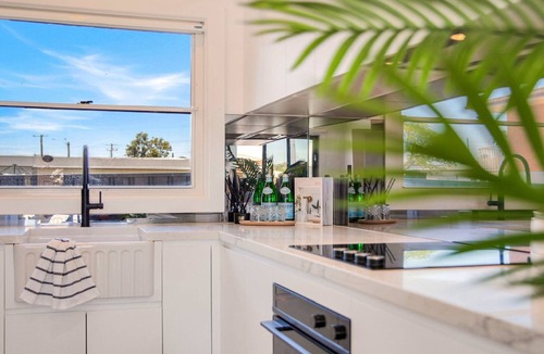 Long Jetty Villa | THE SHACK AT LONG JETTY - VILLA B