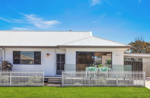 Long Jetty Villa | THE SHACK AT LONG JETTY - VILLA B