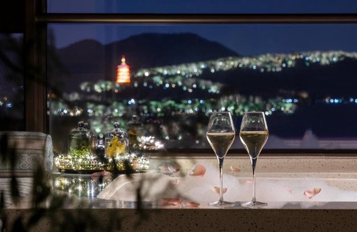 Xihu Hotel | The Silk Lakehouse, Shangri-La Hangzhou