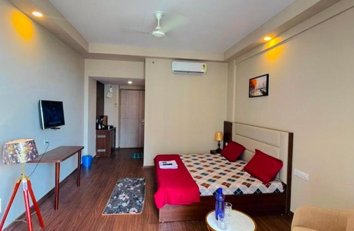 Greater Noida Bed & Breakfast | The Sky Cabin