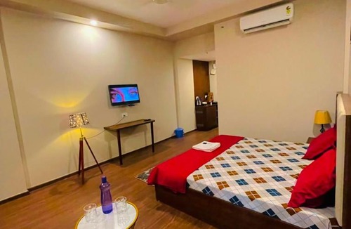Greater Noida Bed & Breakfast | The Sky Cabin