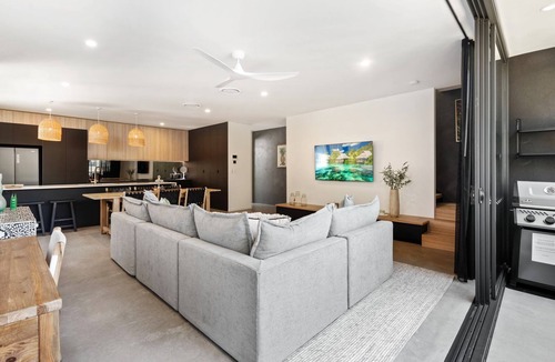 Mooloolaba House | The Smith luxury holiday home with heated pool near beach