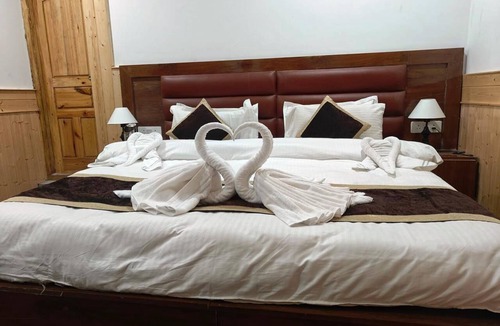 Hunder Hotel | The Snowpeak Hunder