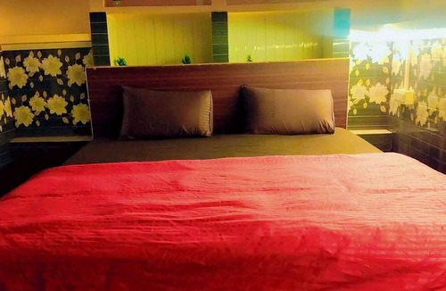 Agra Hotel | The Street Homestay