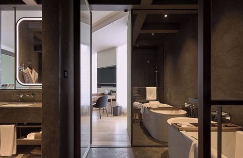 Downtown Shanghai Hotel | The Sukhothai Shanghai