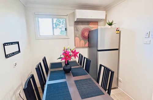 Wentworthville Villa | The Urban Cozy Cottage - Vinoth Puvichandran