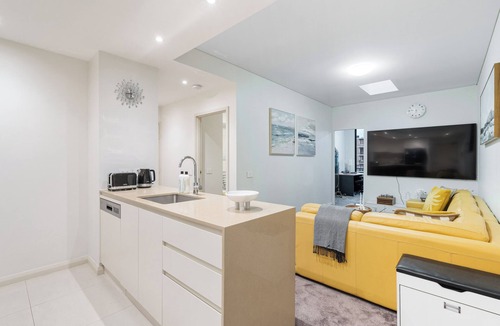 Wentworth Point Apartment | The Urban Escape - Stylish apartment in the Heart of Wentworth Point