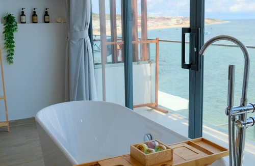 Phu Quy Hotel | The View Phú Quý