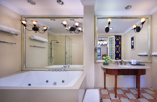 Xiufeng Hotel | The White House Guilin