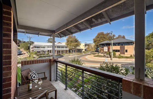 Margaret River Villa | Three Seven Six | Walk to Cafes | Family Friendly