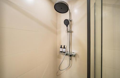 Downtown Shanghai Hostel | Through Time 1933 Youth Hotel